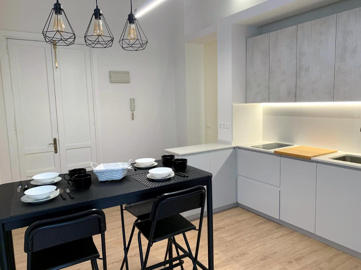 Apartamento Duplex Planta Baja Con Aparcamiento Gratuito En Palacio De Mijares Apartment Llanes Exterior photo